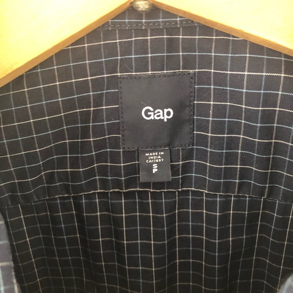 GAP men’s dress shirt, size s - Picture 2 of 2